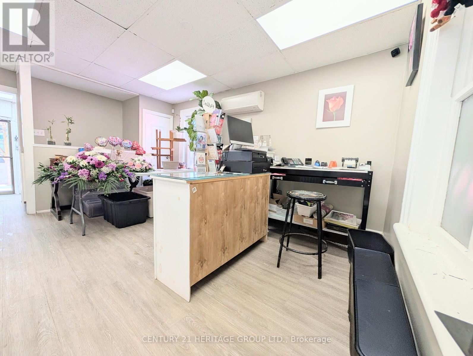 15 Main Street E, Newmarket, Ontario  L3Y 3Y1 - Photo 2 - N13516370