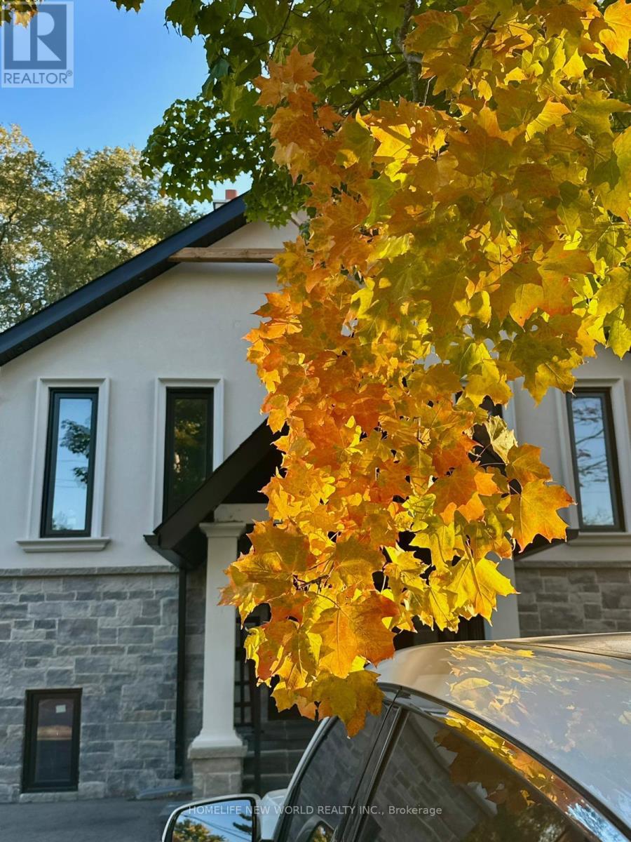 1525 Kenmuir Avenue, Mississauga, Ontario  L5G 4B6 - Photo 2 - W13516276