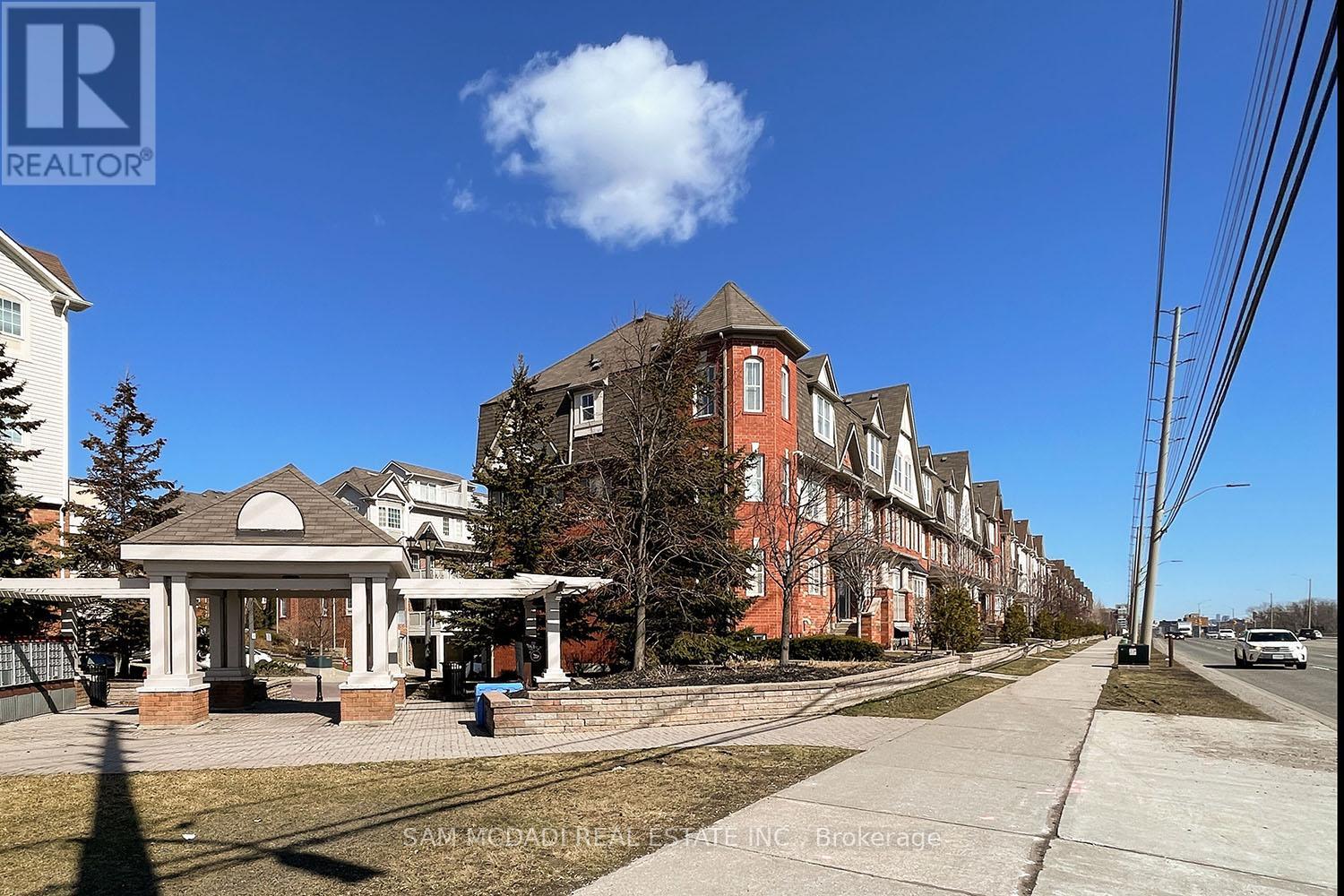 2 - 639 Dundas Street W, Mississauga, Ontario  L5B 0B5 - Photo 2 - W13516284