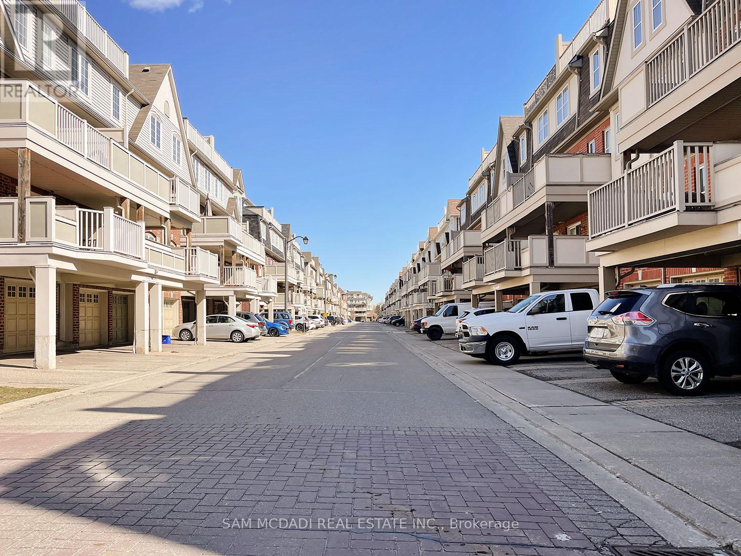 2 - 639 Dundas Street W, Mississauga, Ontario  L5B 0B5 - Photo 4 - W13516284