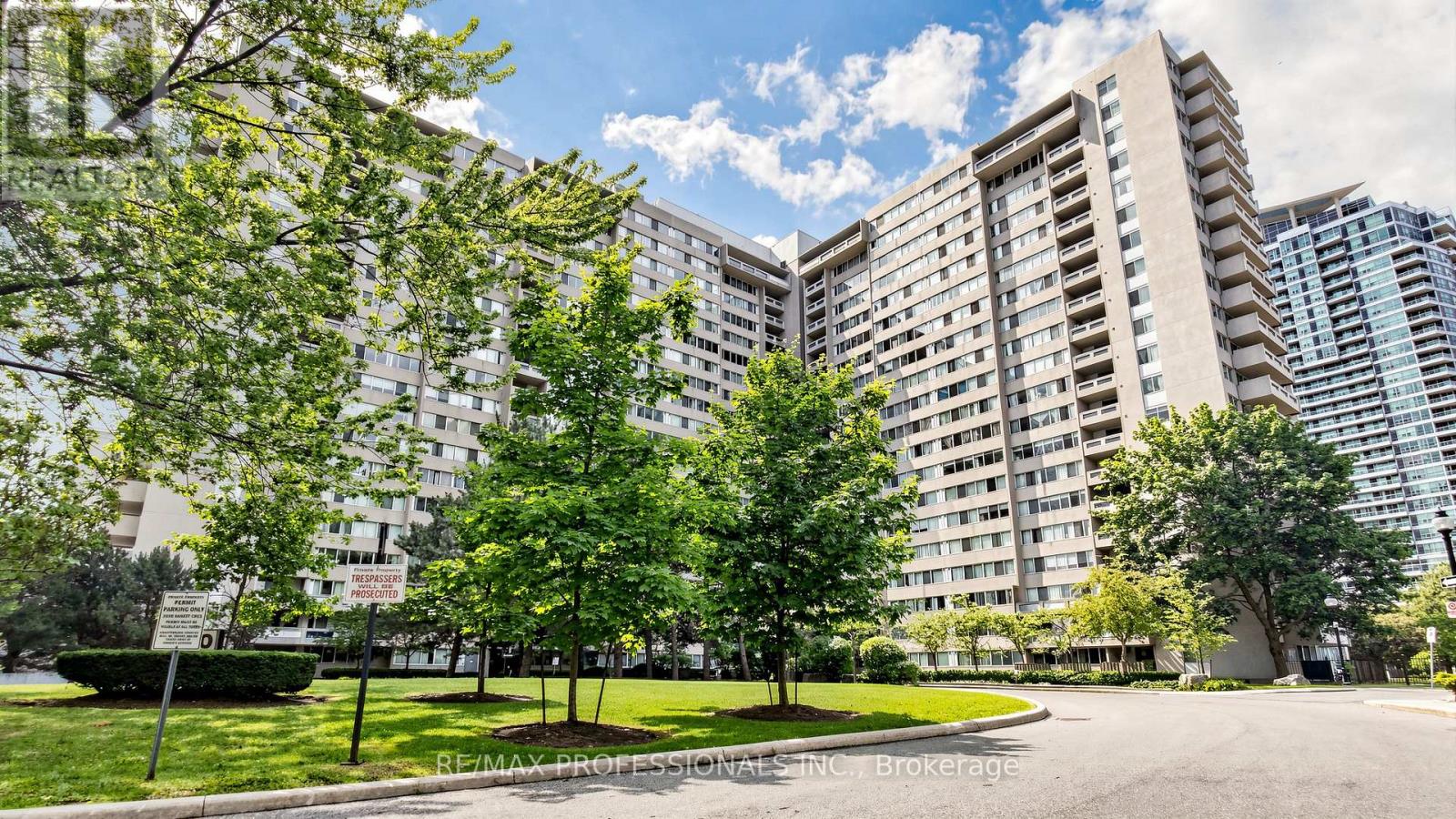 313 - 3590 Kaneff Crescent, Mississauga, Ontario  L5A 3X3 - Photo 3 - W13516290
