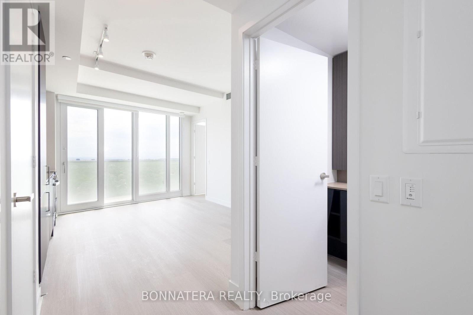 1608 - 3883 Quartz Road, Mississauga, Ontario  L5B 0M4 - Photo 4 - W13516340