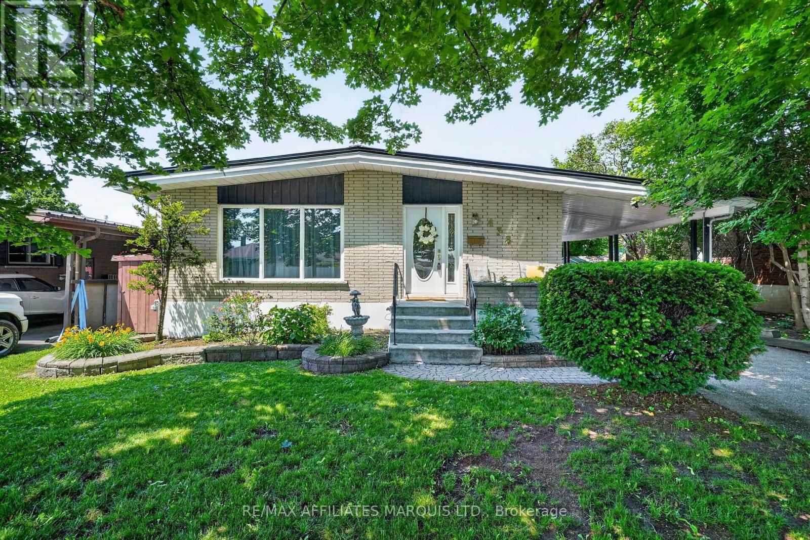 438 BEACH AVENUE, Cornwall, Ontario