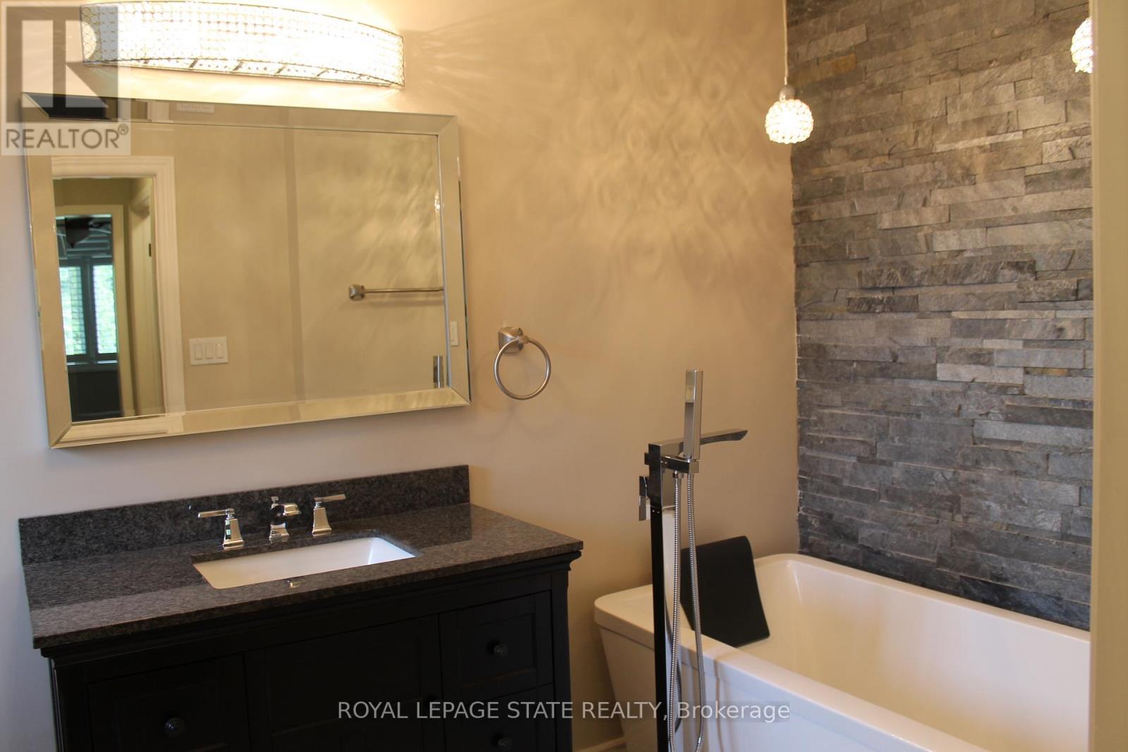 56 Carnegie Place, Hamilton, Ontario L9G 4T9 - Photo 27 - X13516344