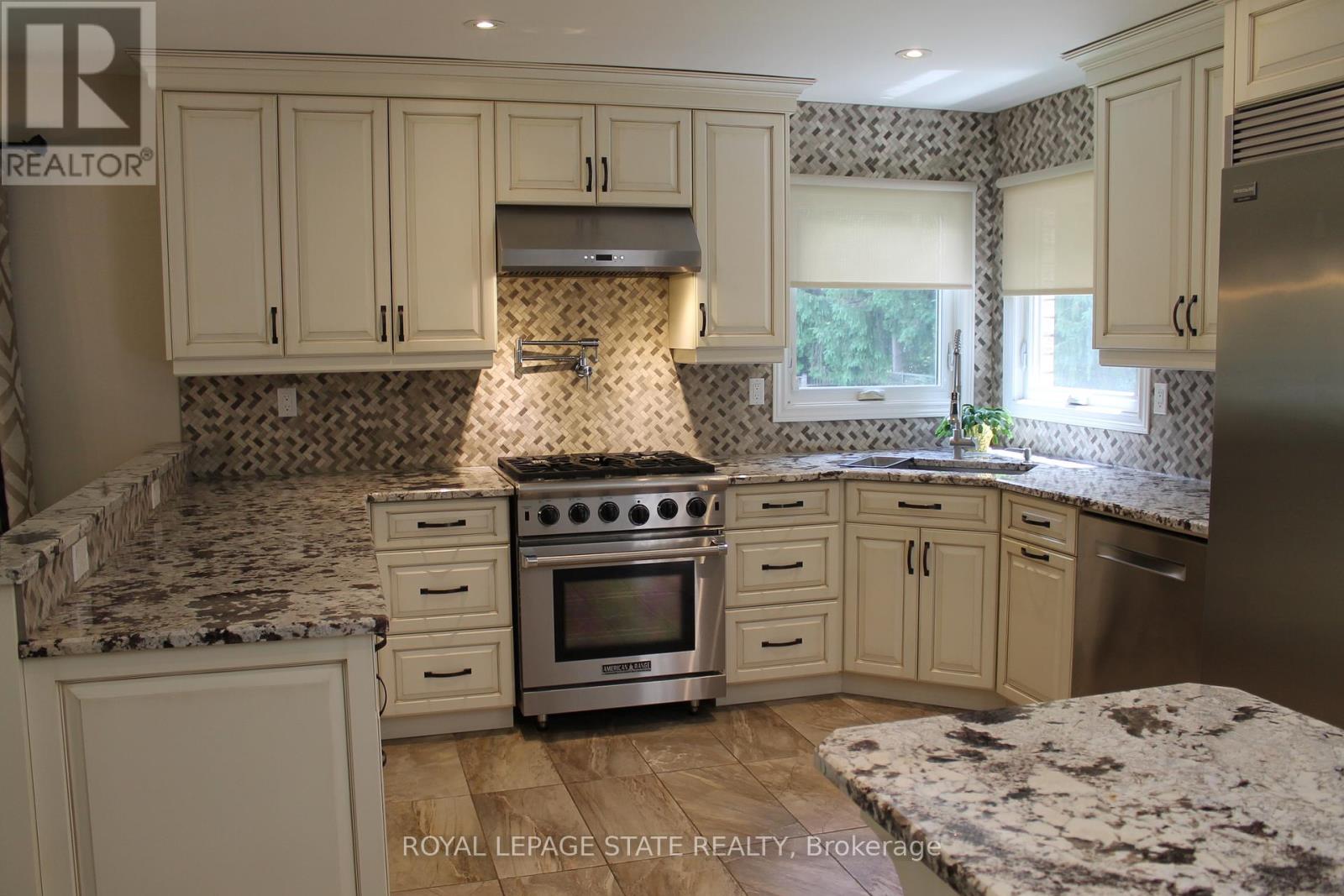 56 Carnegie Place, Hamilton, Ontario L9G 4T9 - Photo 8 - X13516344