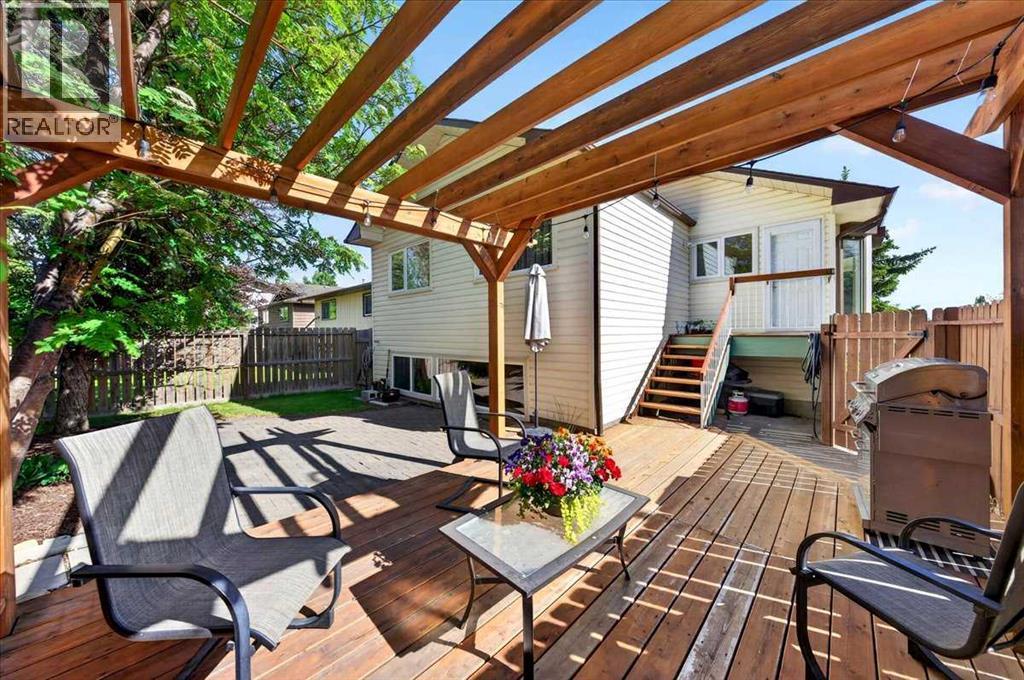 656 Ranchridge Court NW, Calgary, Alberta  T3G 1W9 - Photo 30 - A2324425
