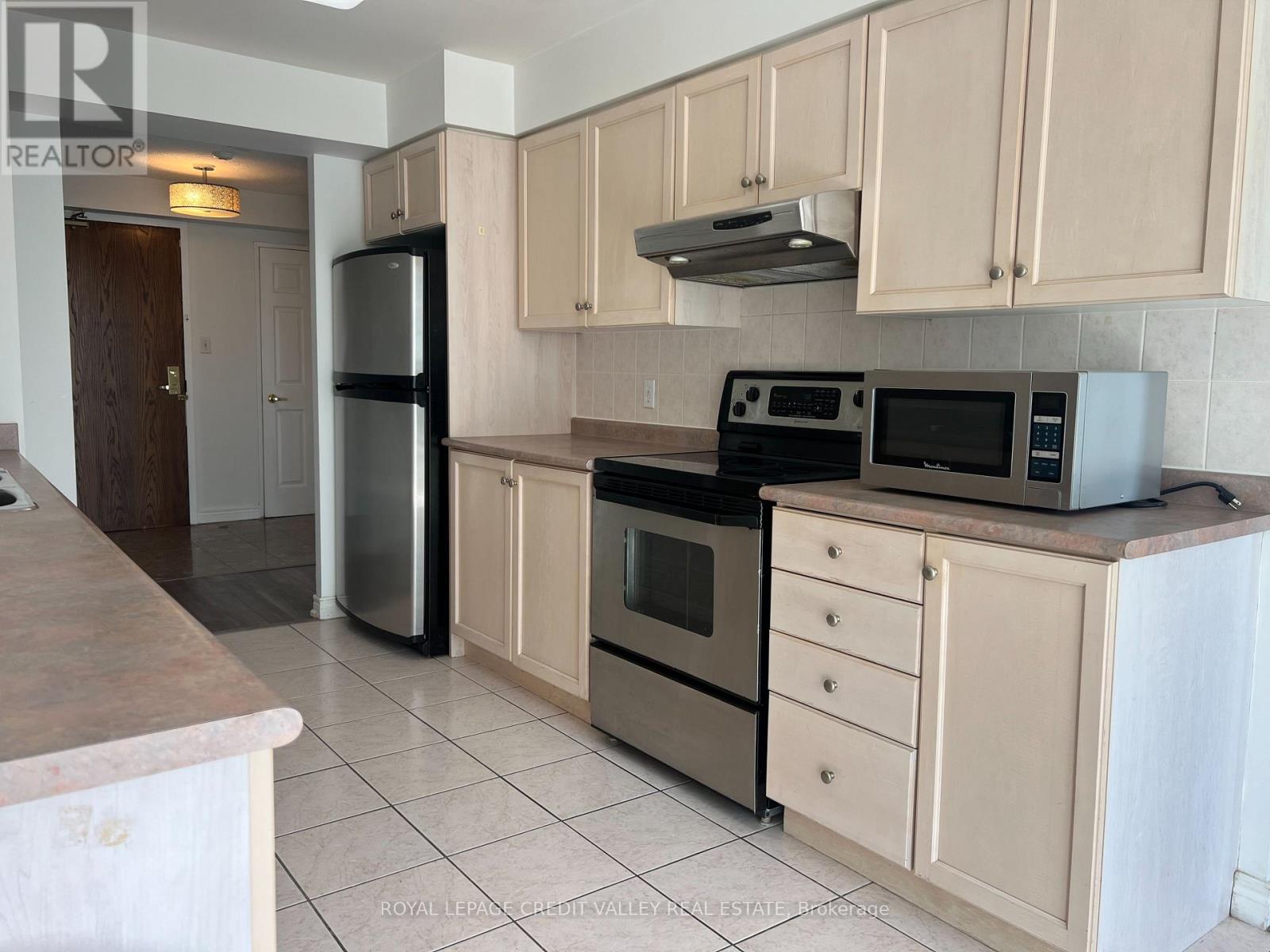 2205 - 156 Enfield Place, Mississauga, Ontario  L5B 4L8 - Photo 10 - W13513572