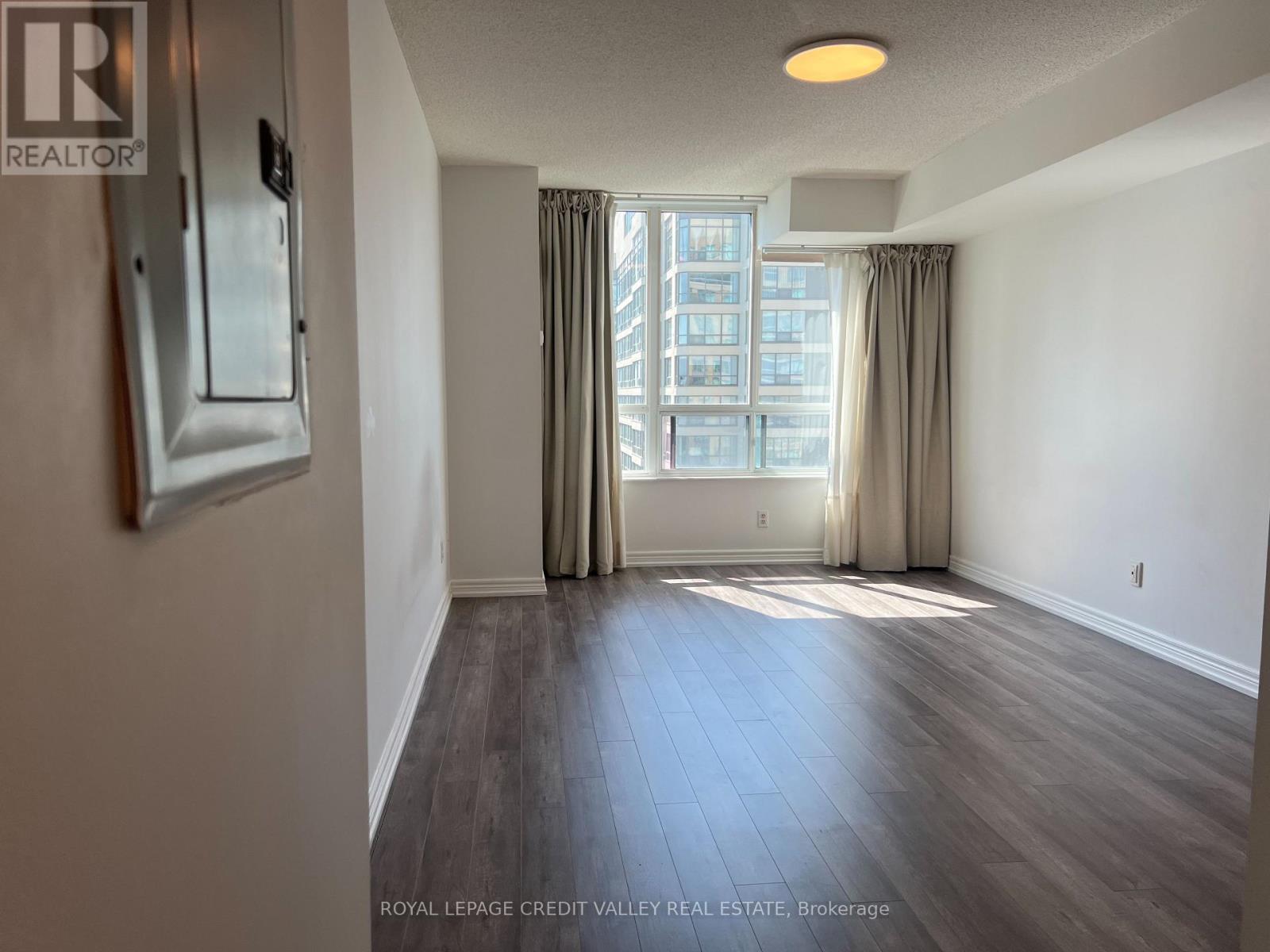 2205 - 156 Enfield Place, Mississauga, Ontario  L5B 4L8 - Photo 16 - W13513572