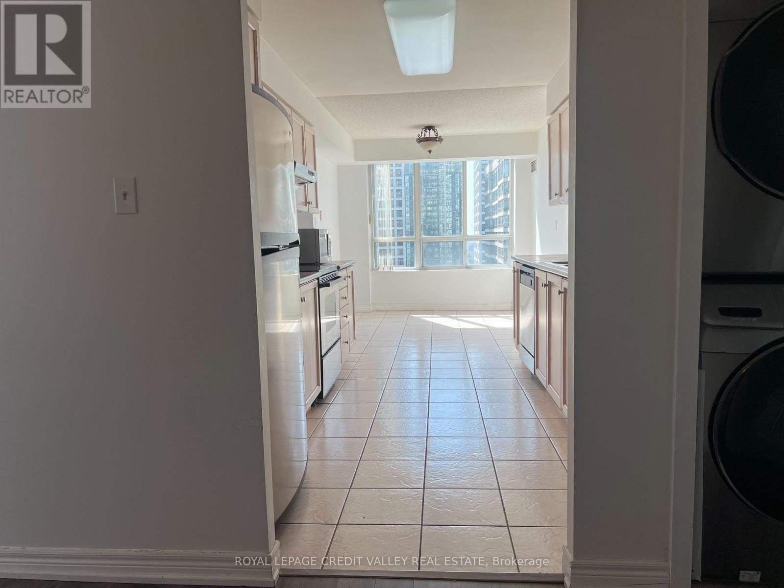 2205 - 156 Enfield Place, Mississauga, Ontario  L5B 4L8 - Photo 8 - W13513572