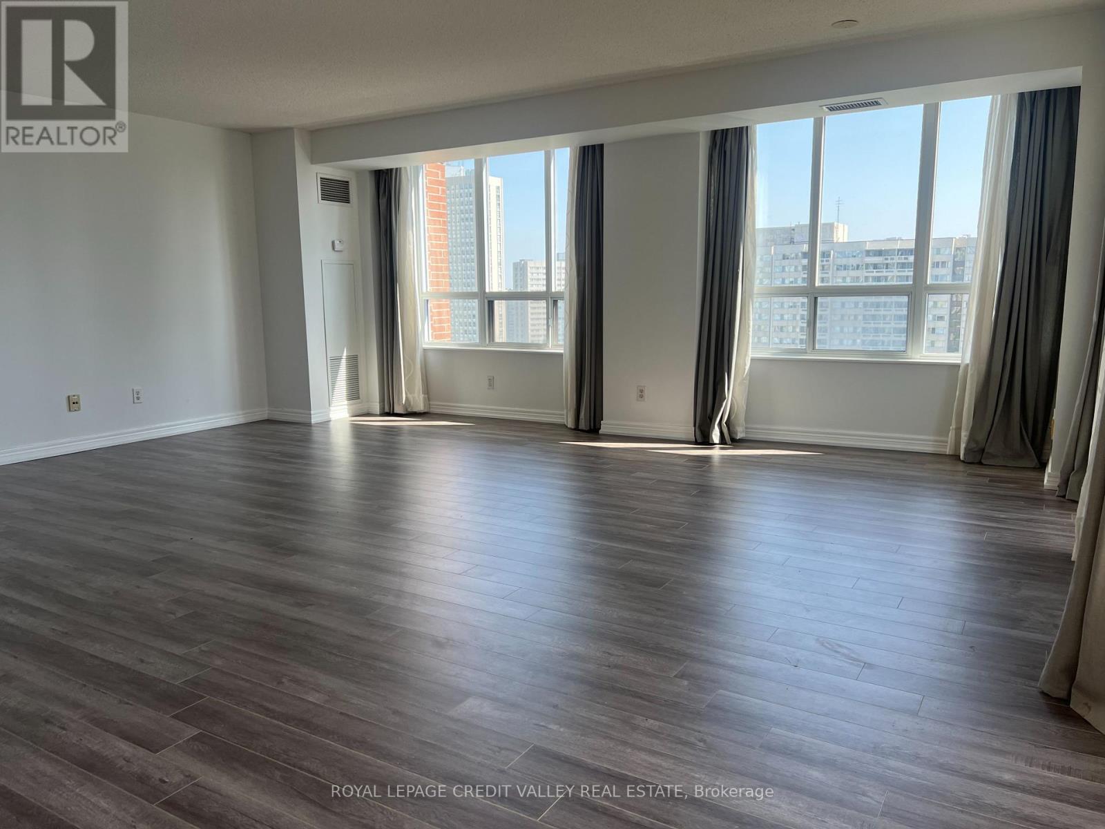 2205 - 156 Enfield Place, Mississauga, Ontario  L5B 4L8 - Photo 5 - W13513572