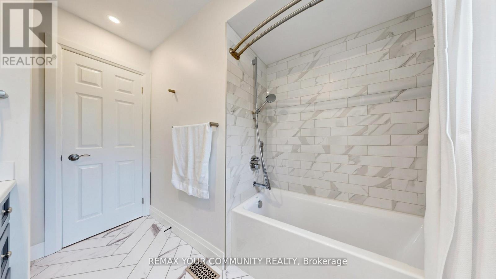 1248 Blackburn Drive, Oakville, Ontario  L6M 2N5 - Photo 21 - W13514686