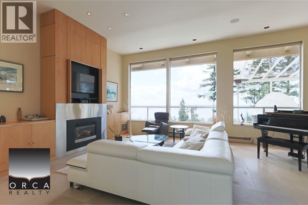 5060 Pinetree Crescent, West Vancouver, British Columbia  V7W 3B4 - Photo 2 - R3142184