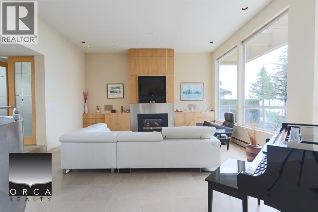 5060 Pinetree Crescent, West Vancouver, British Columbia  V7W 3B4 - Photo 3 - R3142184