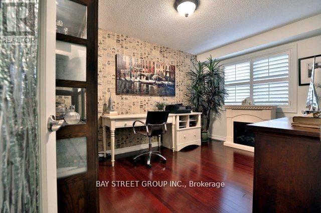 215 River Oaks Boulevard E, Oakville, Ontario  L6H 5N3 - Photo 11 - W13516424