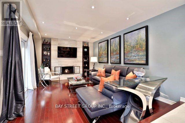 215 River Oaks Boulevard E, Oakville, Ontario  L6H 5N3 - Photo 6 - W13516424