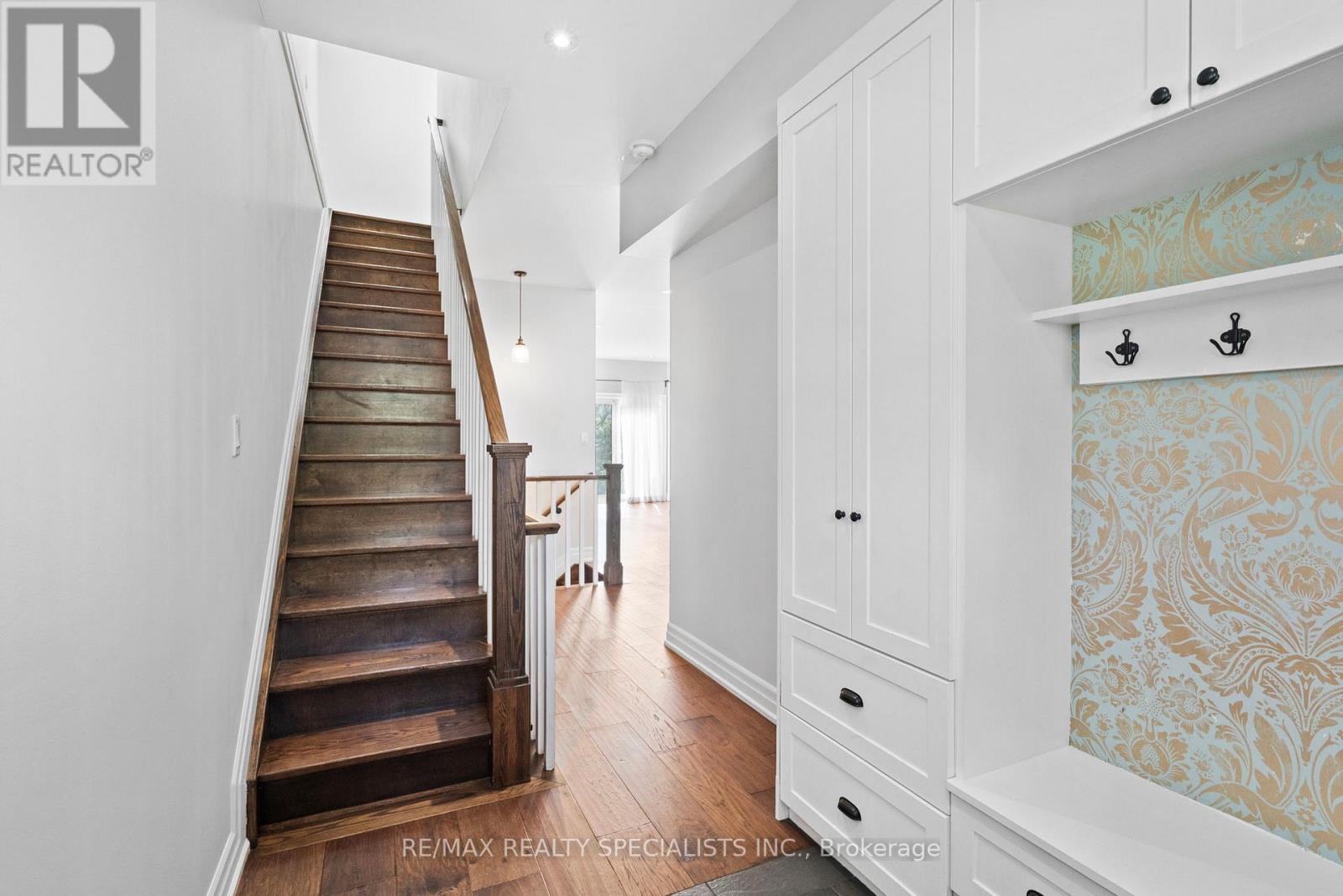 73 Eleventh Street, Toronto, Ontario M8V 3G4 - Photo 3 - W13516428