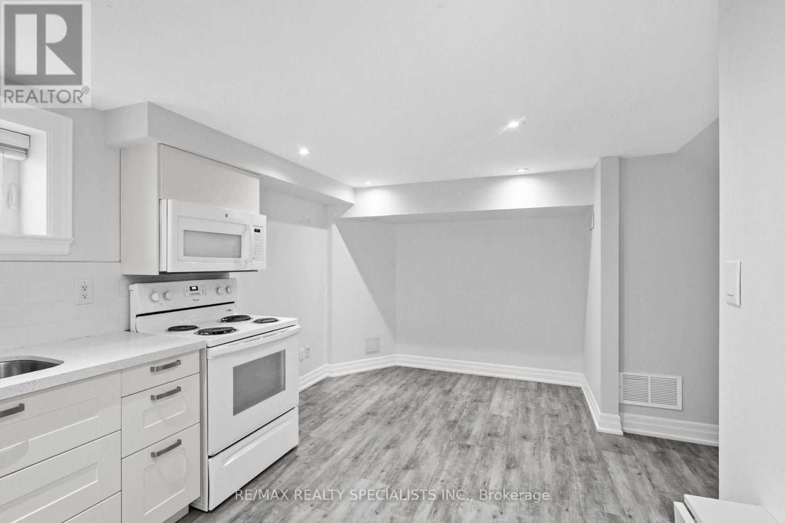 73 Eleventh Street, Toronto, Ontario M8V 3G4 - Photo 39 - W13516428