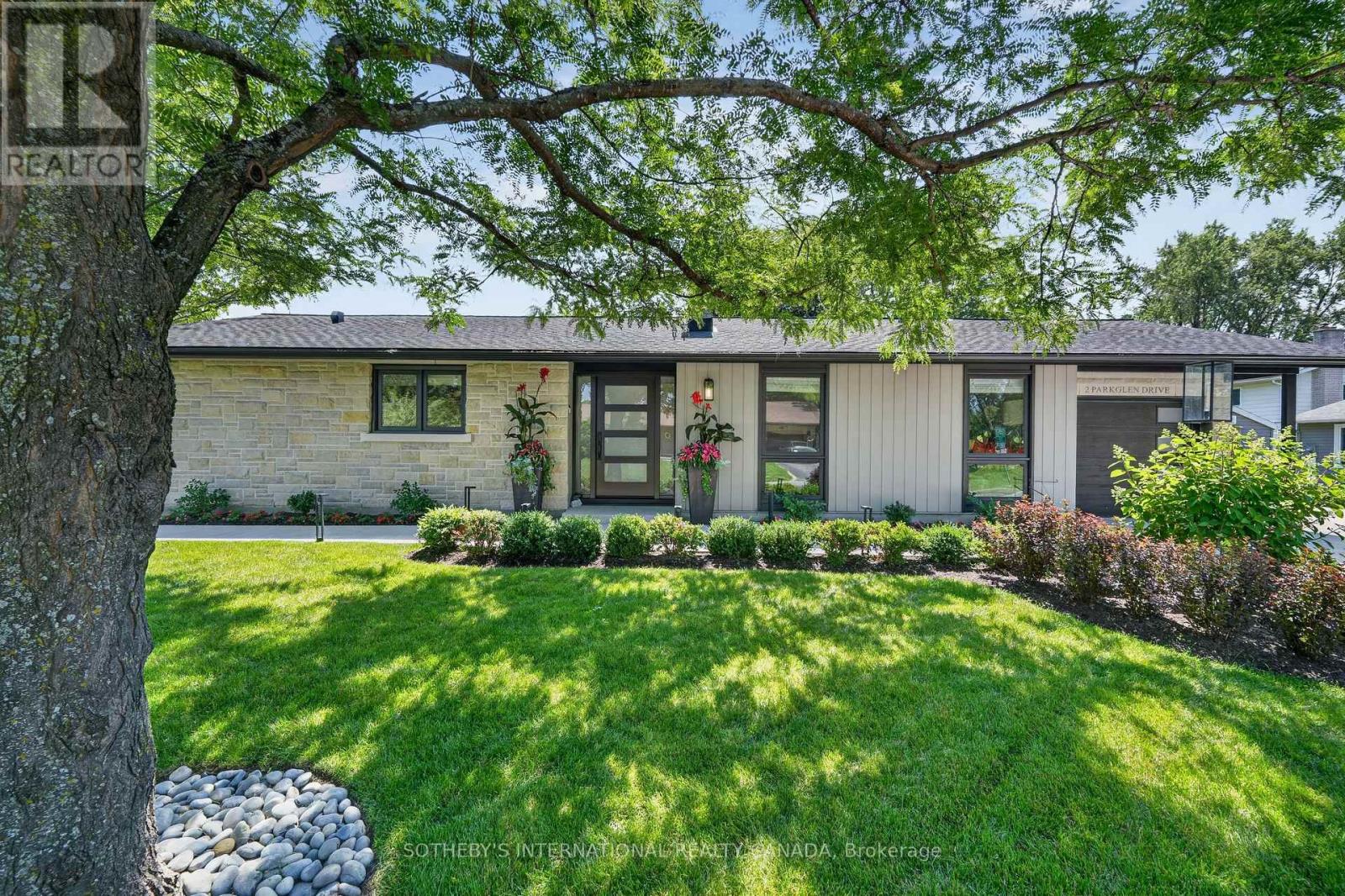 2 Parkglen Drive, Ottawa, Ontario