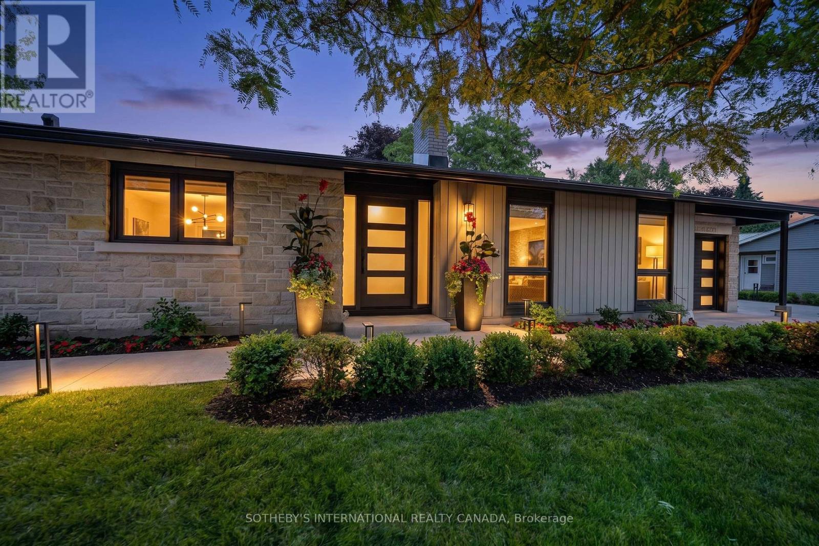 2 Parkglen Drive, Ottawa, Ontario  K2G 3R5 - Photo 4 - X13516454