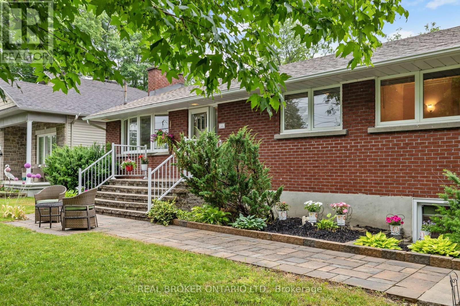 300 Country Street, Mississippi Mills, Ontario  K0A 1A0 - Photo 2 - X13516534