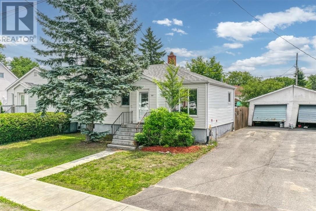 235 Tenth Avenue, Lively, Ontario
