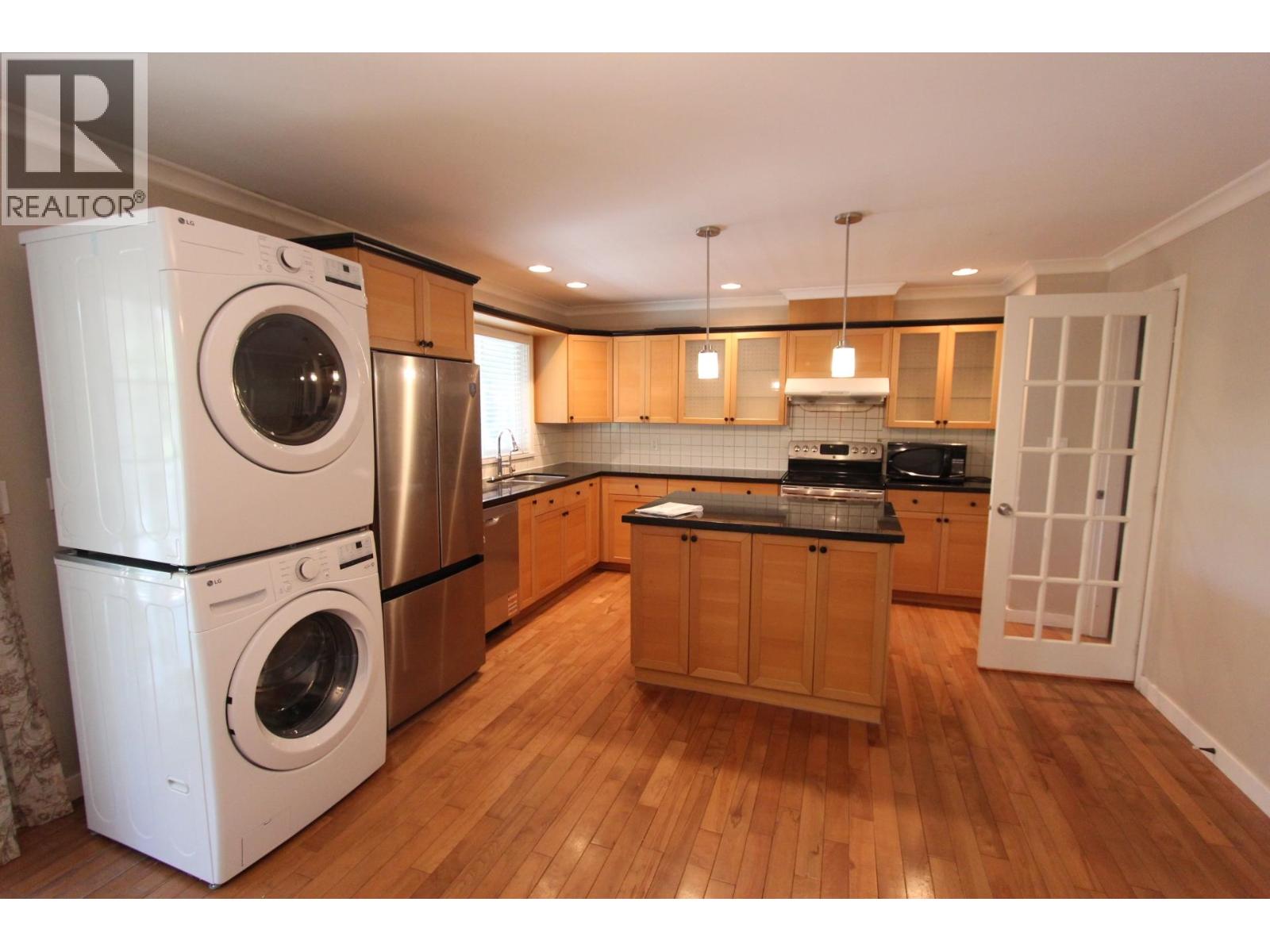 2160 Laurier Avenue, Port Coquitlam, British Columbia  V6J 2V4 - Photo 3 - R3142235