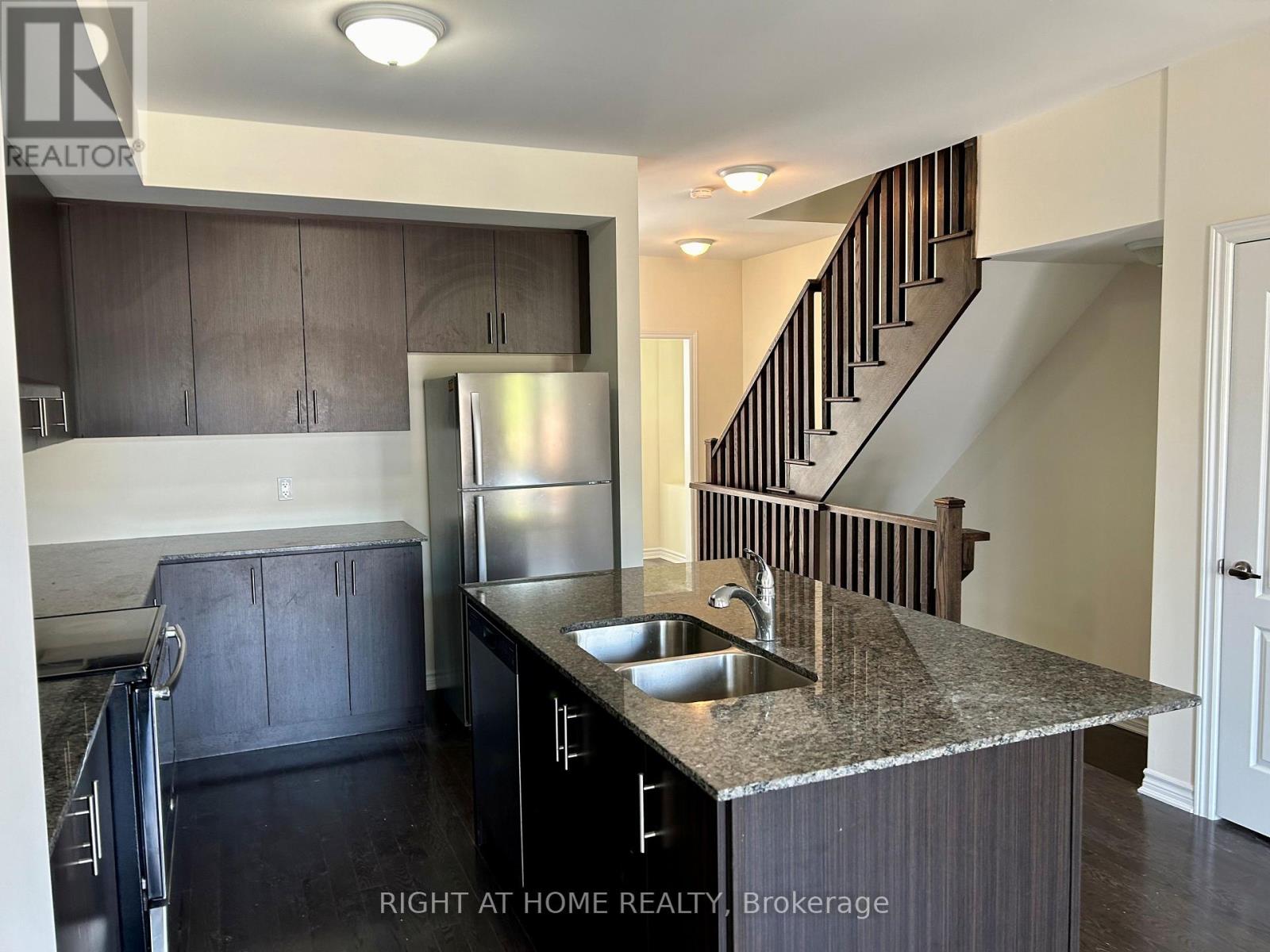 71 City Park Circle, Vaughan, Ontario L4L 0H2 - Photo 6 - N13516542