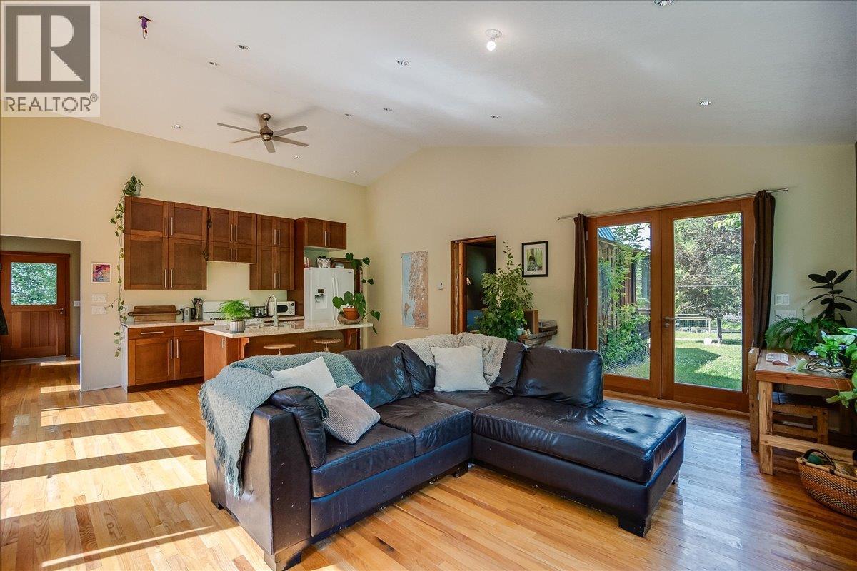 6042 Woodward Road, Winlaw, British Columbia  V0G 2G0 - Photo 41 - 10393452