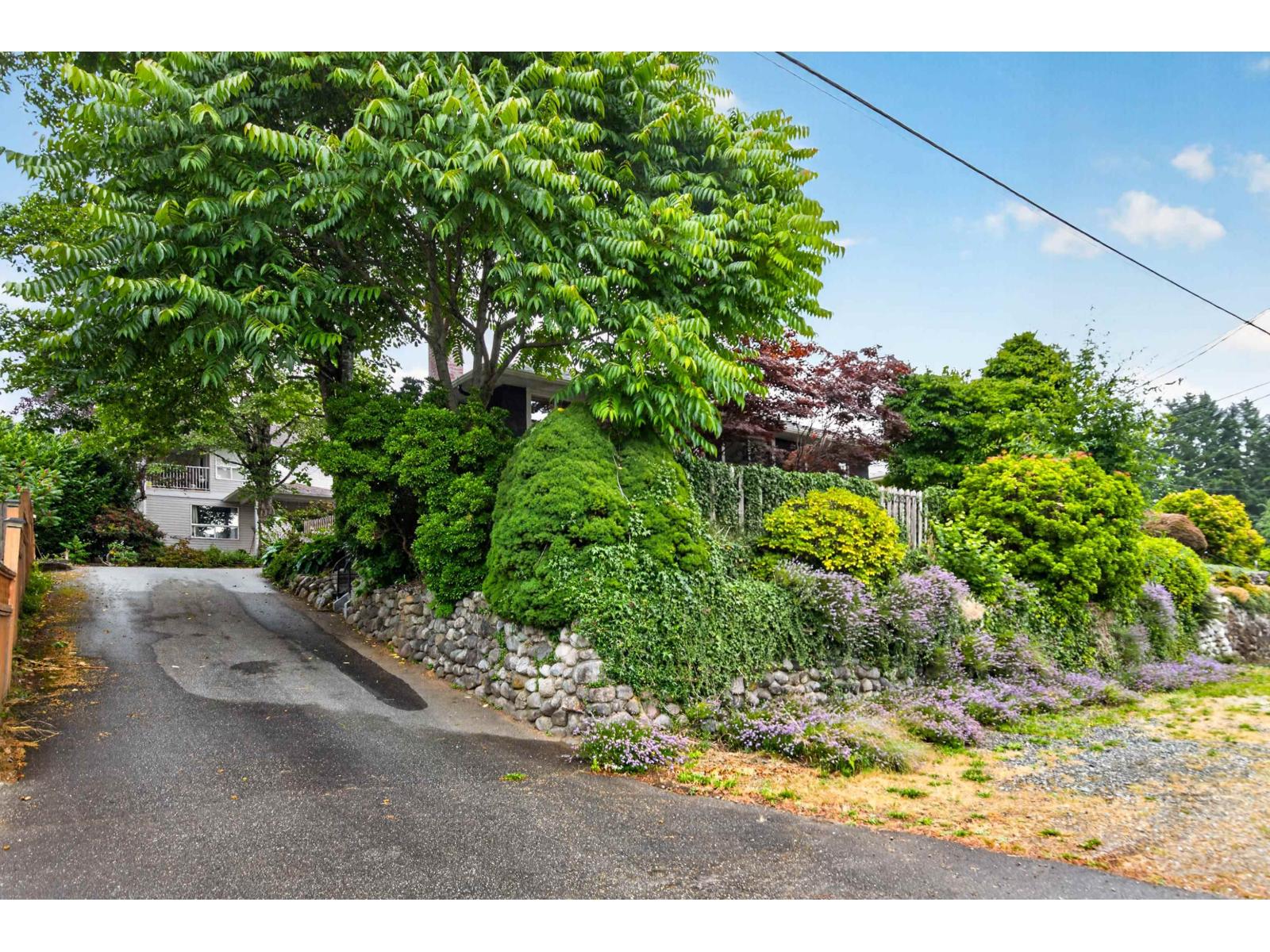 32877 10th Avenue, Mission, British Columbia  V2V 2J9 - Photo 3 - R3142259