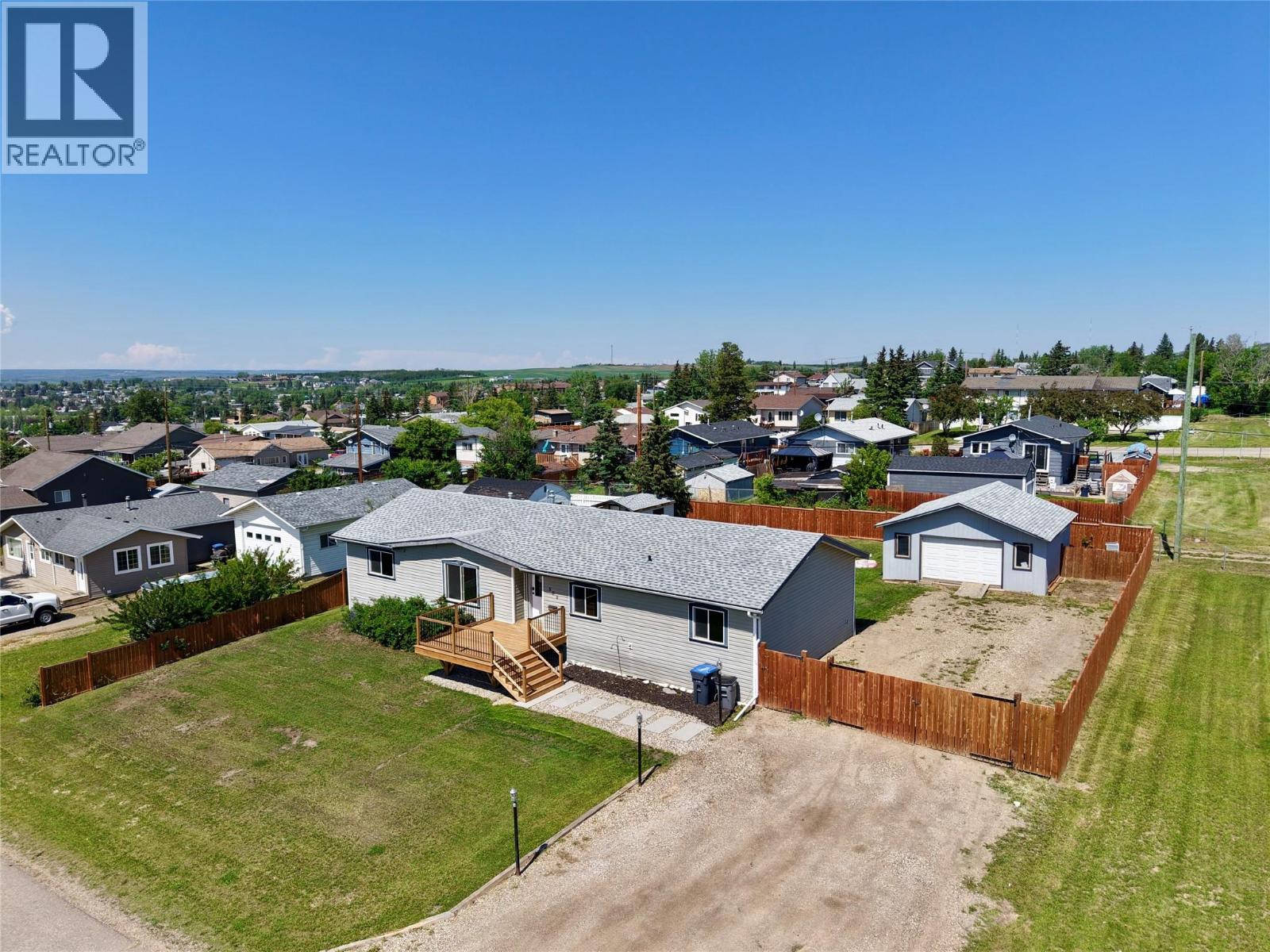 500 99 Avenue, Dawson Creek, British Columbia  V1G 1T3 - Photo 3 - 10393504