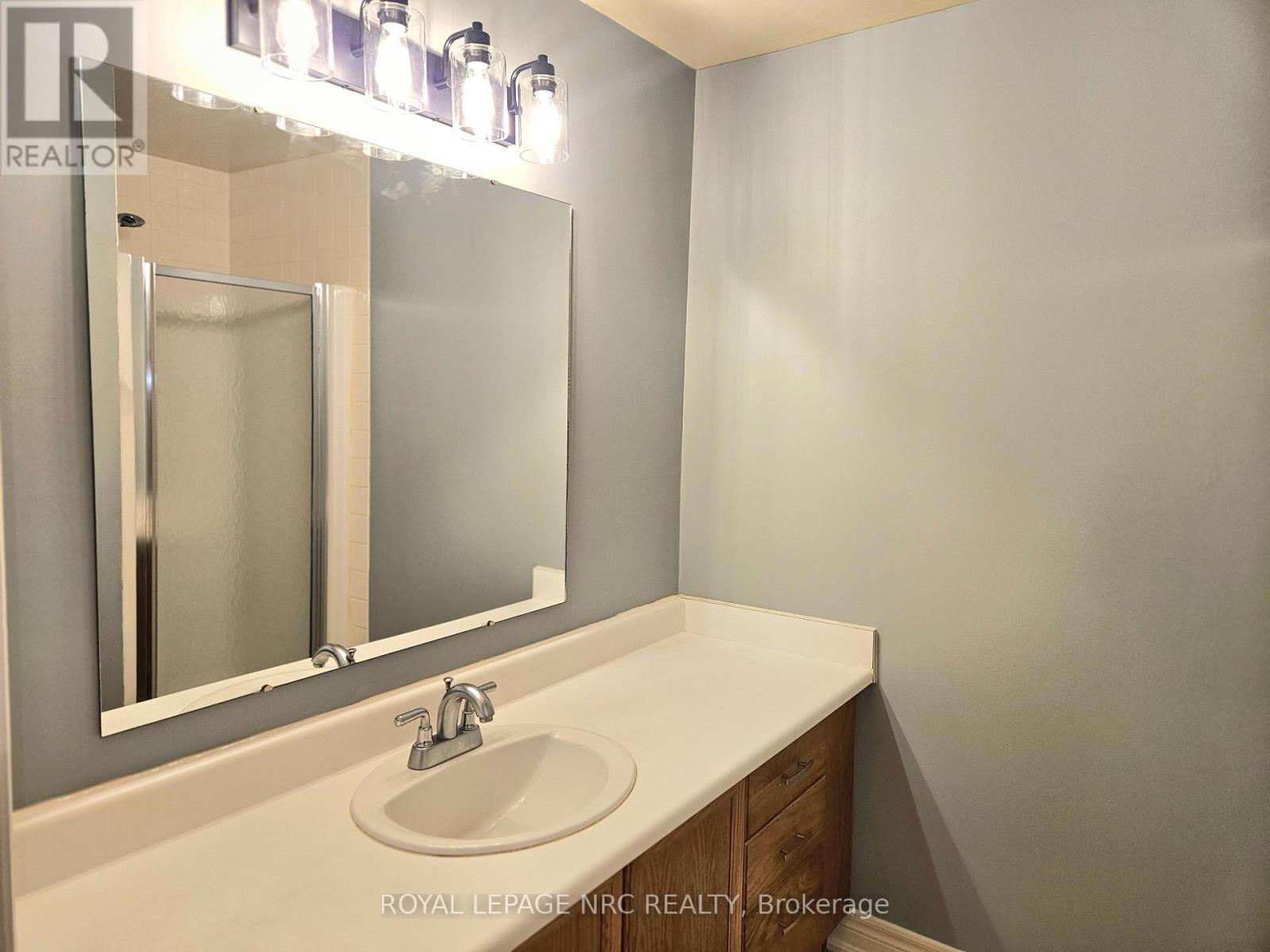 192 Woodside Drive, St. Catharines, Ontario  L2T 1X6 - Photo 38 - X13516628