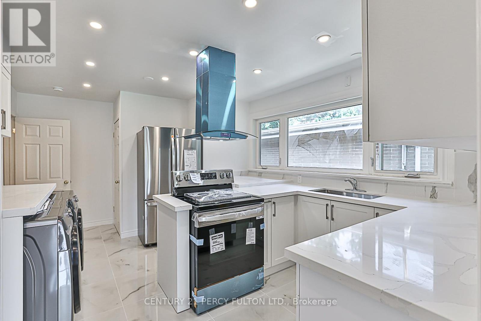 Main - 6 Blithfield Avenue, Toronto, Ontario  M2K 1Y1 - Photo 3 - C13516592
