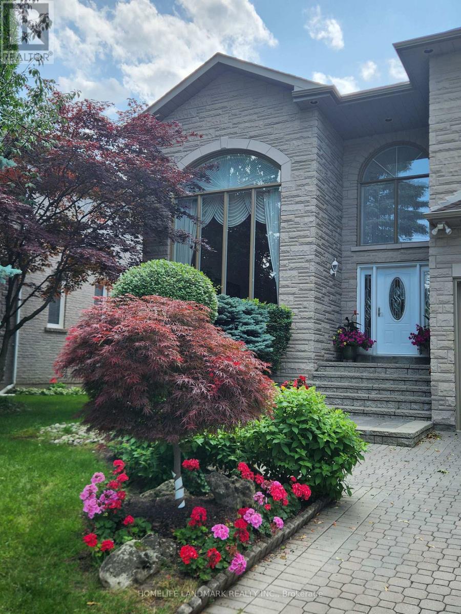 16 Lawnview Drive, Toronto, Ontario  M2N 5J8 - Photo 2 - C13516622