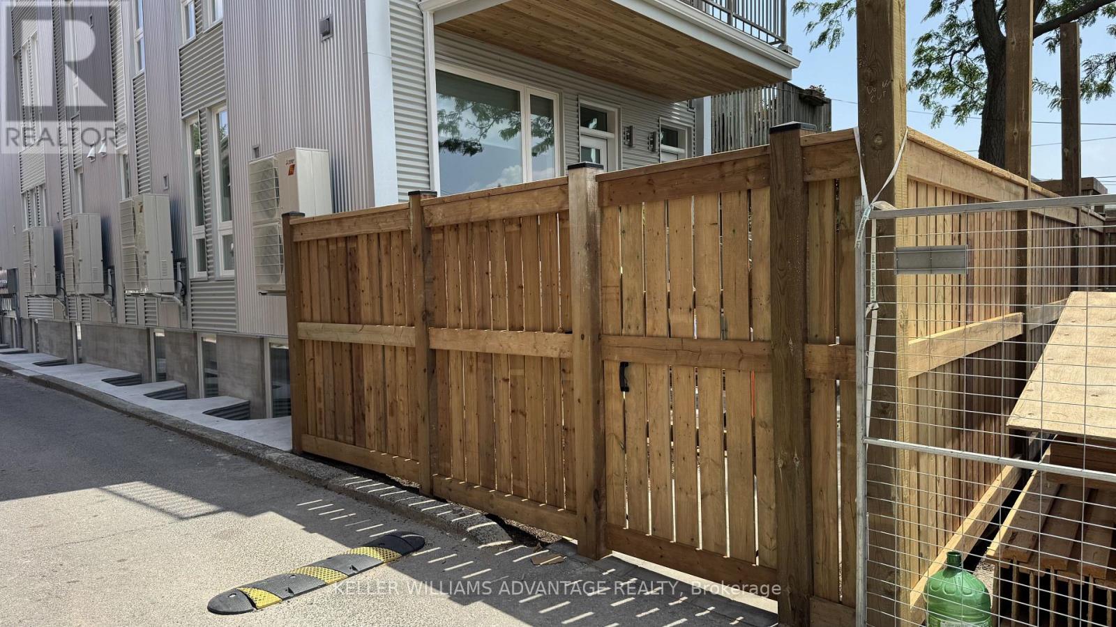 Unit D - 616 Delaware Avenue N, Toronto, Ontario  M6H 2V2 - Photo 2 - C13516636