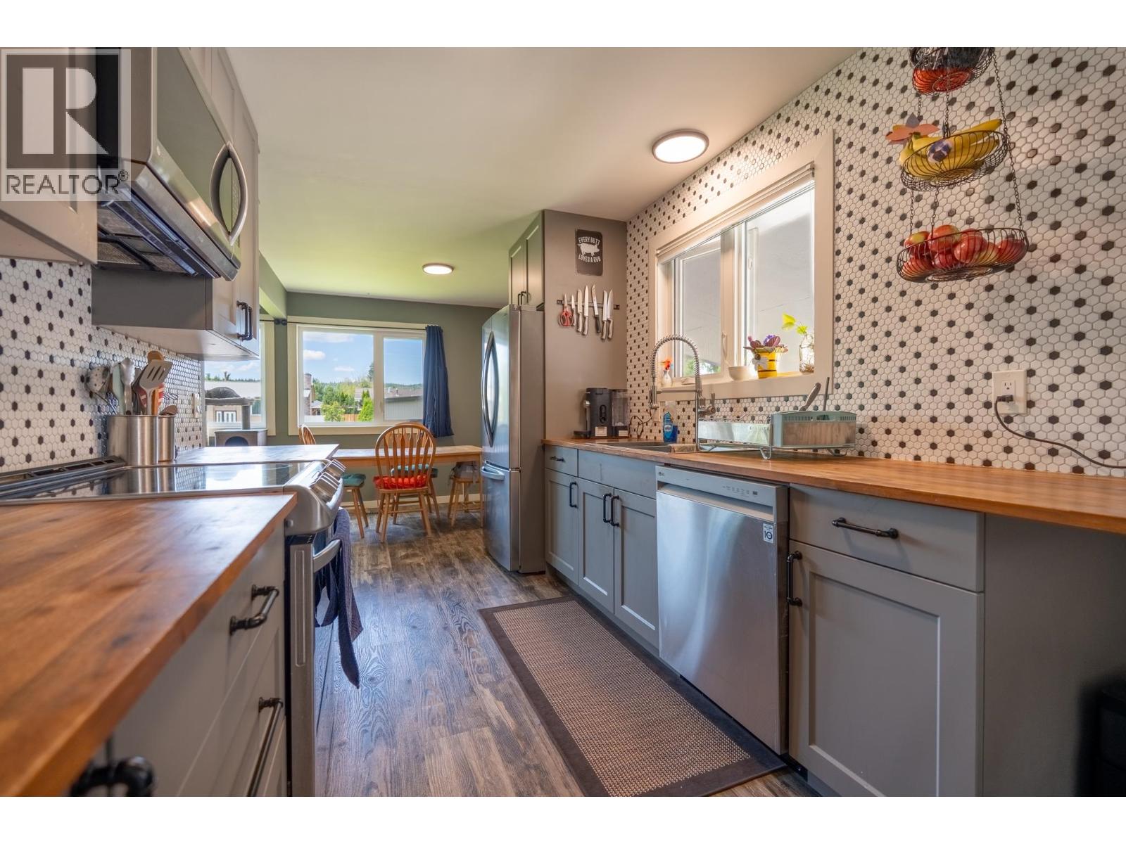 374 N Quinn Street, Prince George, British Columbia  V2M 3J5 - Photo 3 - R3142045