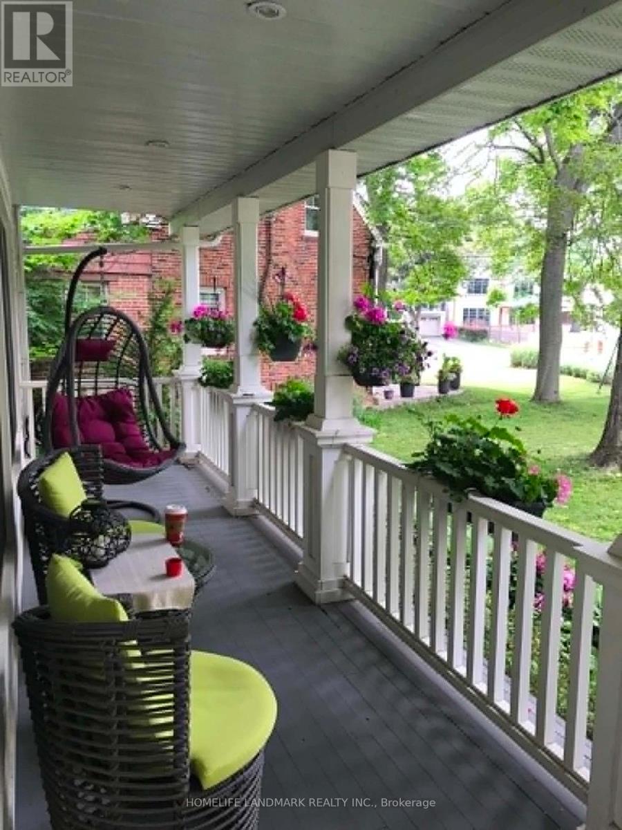 75 Cumberland Drive, Mississauga, Ontario  L5G 3N1 - Photo 3 - W13516576