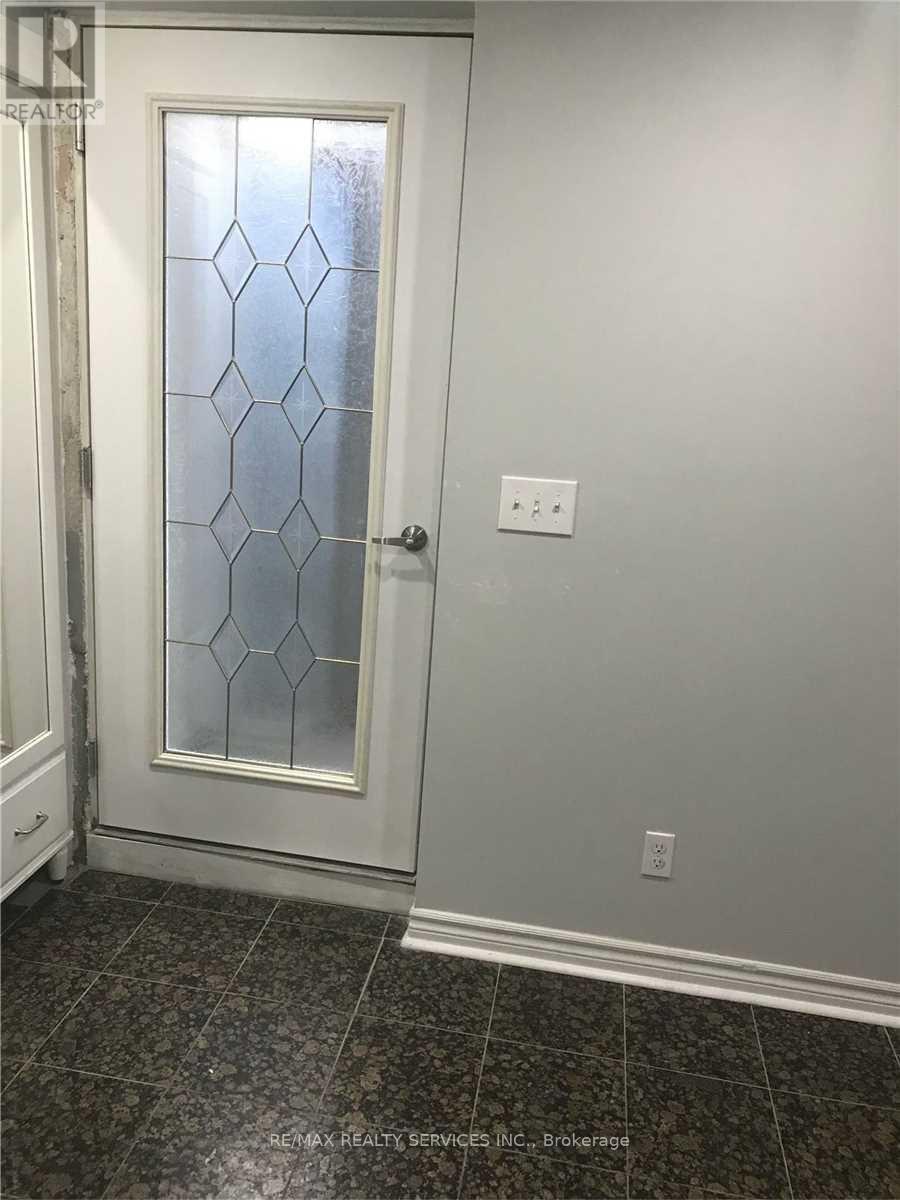 Bsmt - 98 Nuffield Street, Brampton, Ontario L6S 5T5 - Photo 4 - W13516614