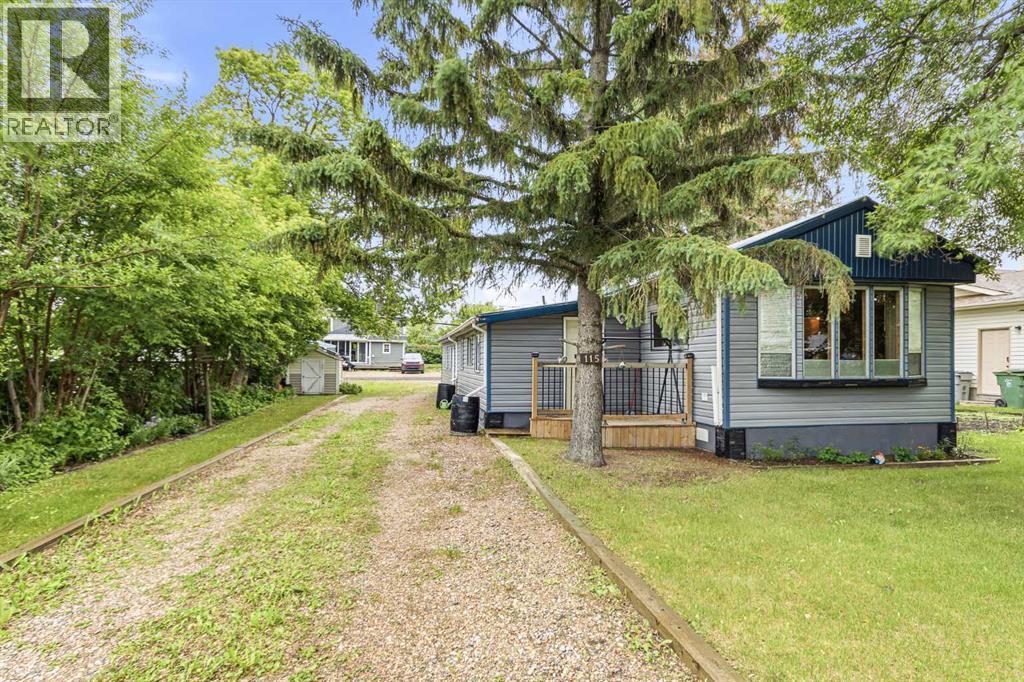 115 1 Street W, Lashburn, Saskatchewan