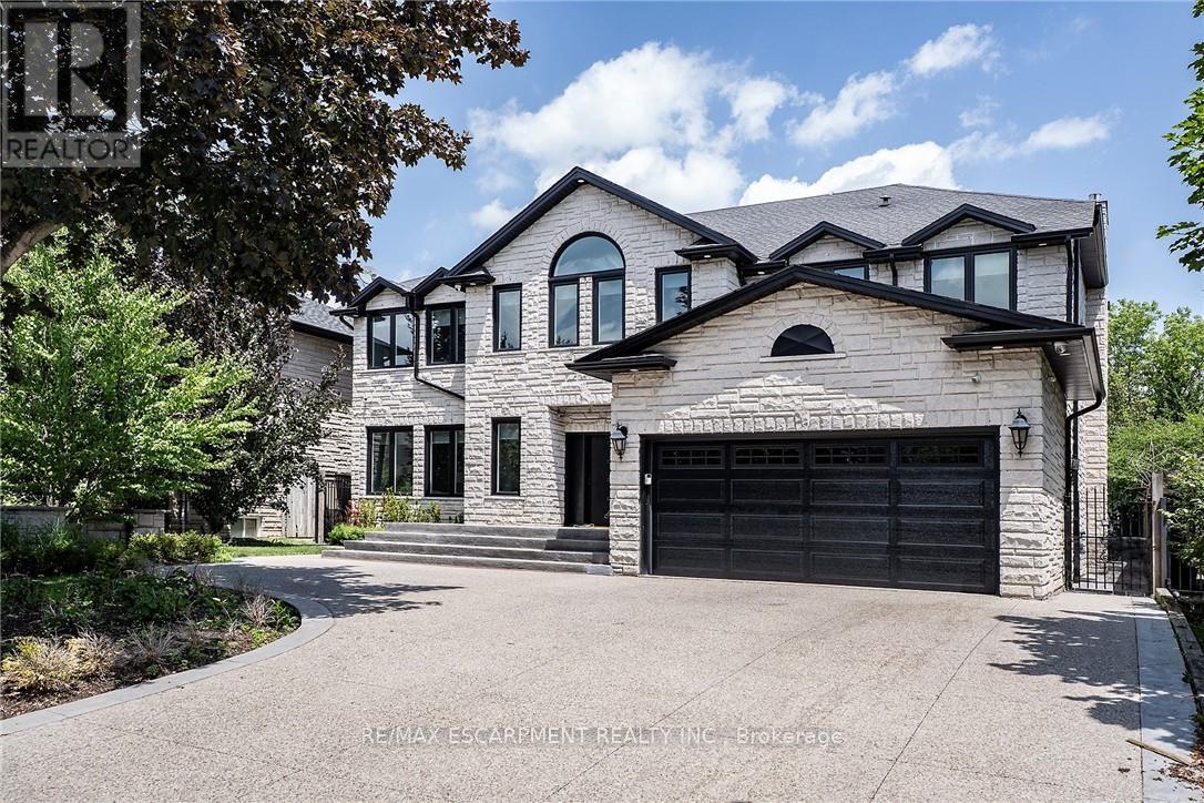 27 Elodia Court, Hamilton, Ontario  L9C 7R2 - Photo 2 - X13516586
