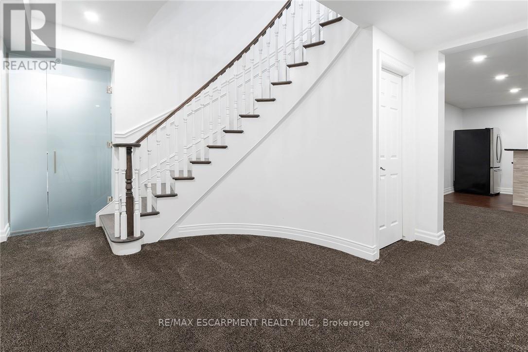 27 Elodia Court, Hamilton, Ontario  L9C 7R2 - Photo 30 - X13516586