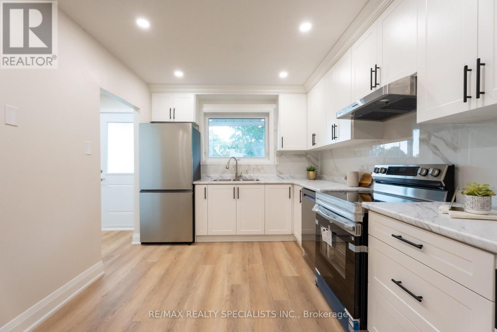 159 Bartley Bull Parkway, Brampton, Ontario  L6W 2K1 - Photo 8 - W13514310