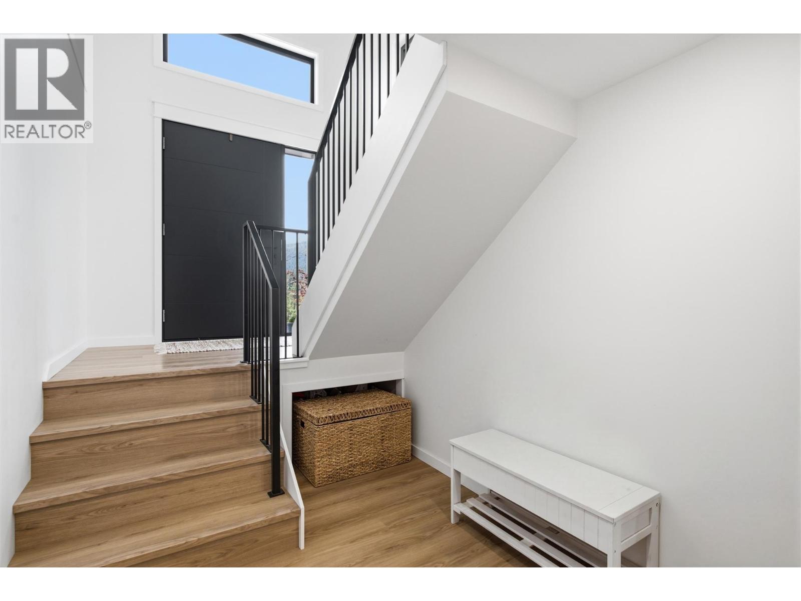 7111 Dunwaters Road, Kelowna, British Columbia  V1W 3W6 - Photo 41 - 10393270