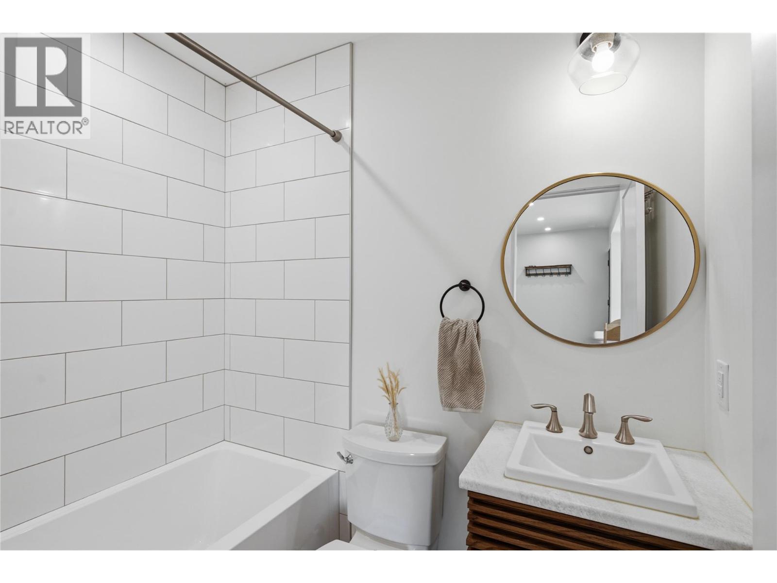 7111 Dunwaters Road, Kelowna, British Columbia  V1W 3W6 - Photo 49 - 10393270