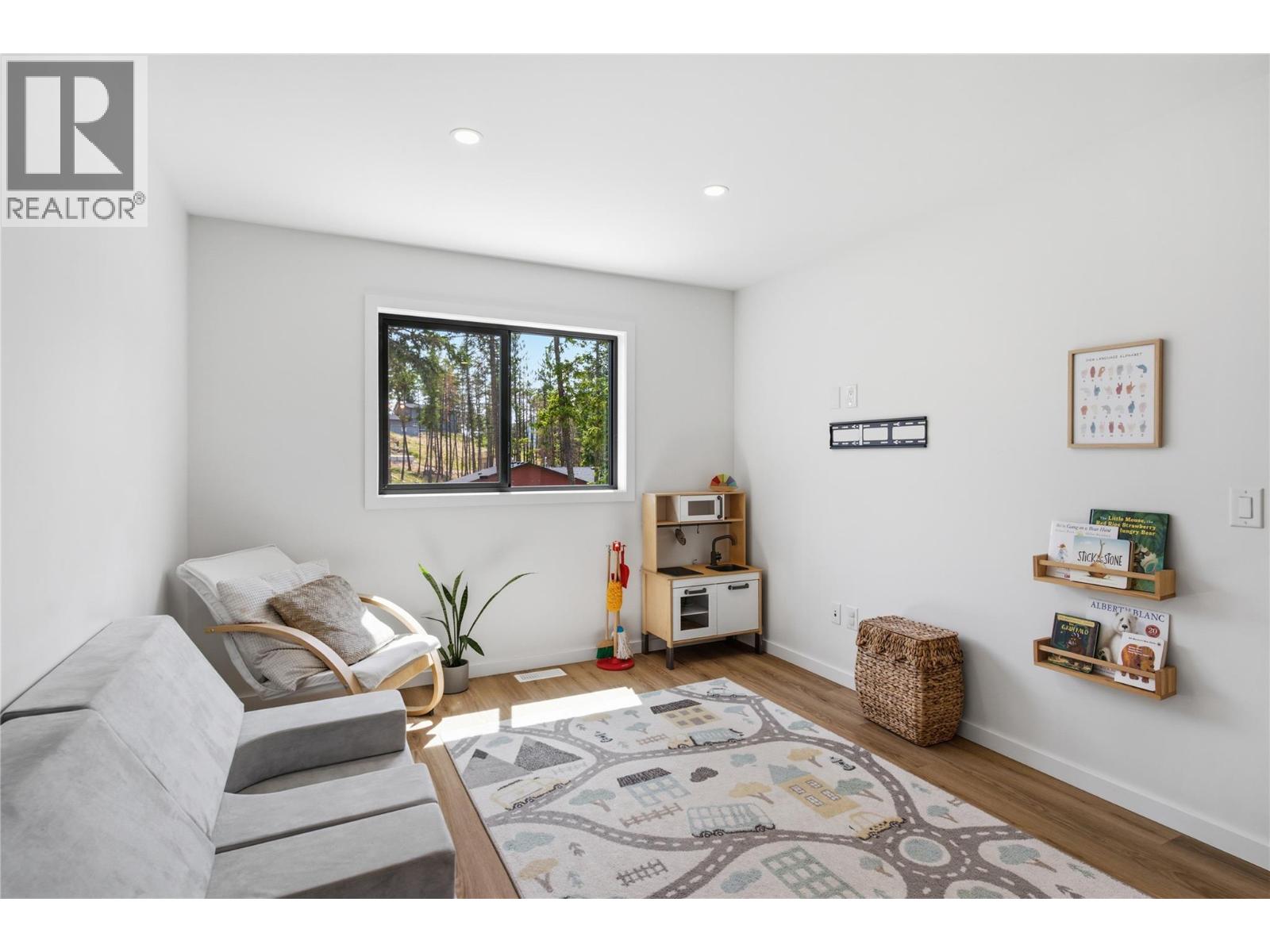 7111 Dunwaters Road, Kelowna, British Columbia  V1W 3W6 - Photo 27 - 10393270