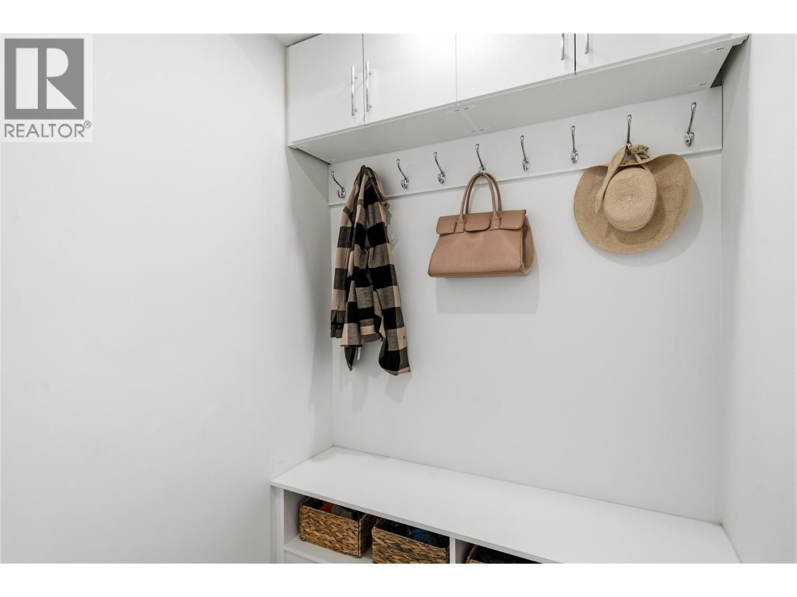 7111 Dunwaters Road, Kelowna, British Columbia  V1W 3W6 - Photo 40 - 10393270