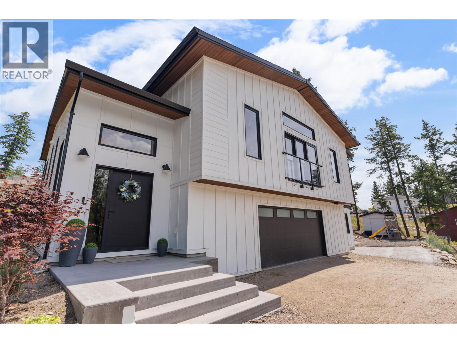 7111 Dunwaters Road, Kelowna, British Columbia  V1W 3W6 - Photo 3 - 10393270
