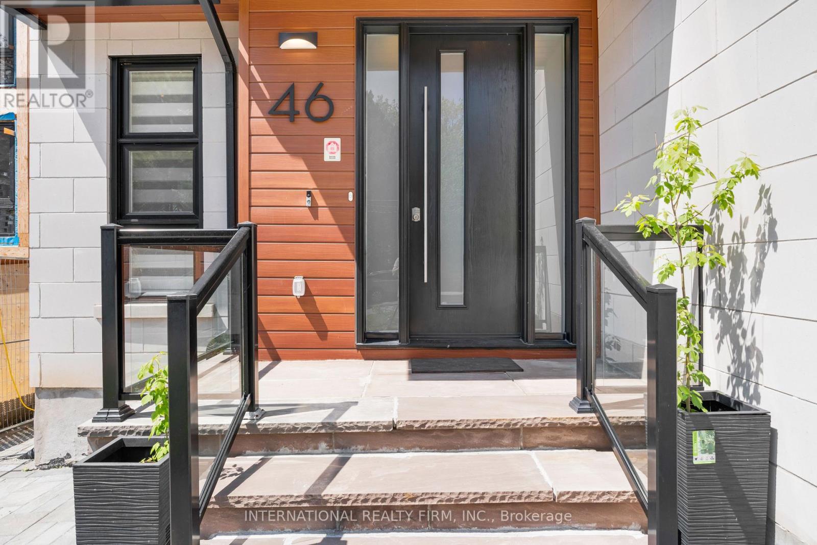 46 Sunnypoint Crescent, Toronto, Ontario  M1M 1B9 - Photo 3 - E13516650
