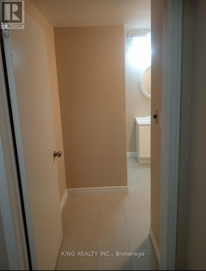 526 Grove Street E, Barrie, Ontario  L4M 5Z2 - Photo 4 - S13516642