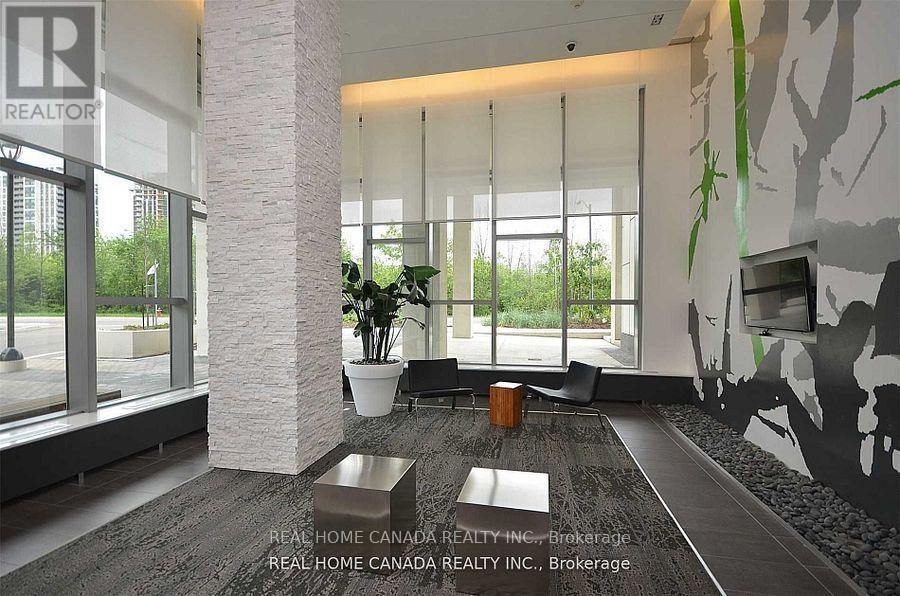702 - 360 Square One Drive, Mississauga, Ontario  L5B 0G7 - Photo 4 - W13516652