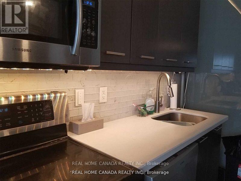 702 - 360 Square One Drive, Mississauga, Ontario  L5B 0G7 - Photo 9 - W13516652